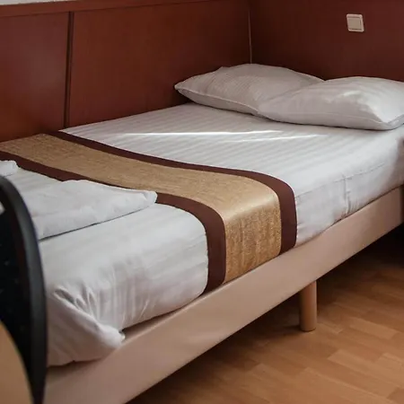 Continental Hotel *