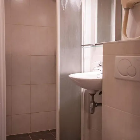 Continental Ξενοδοχείο *