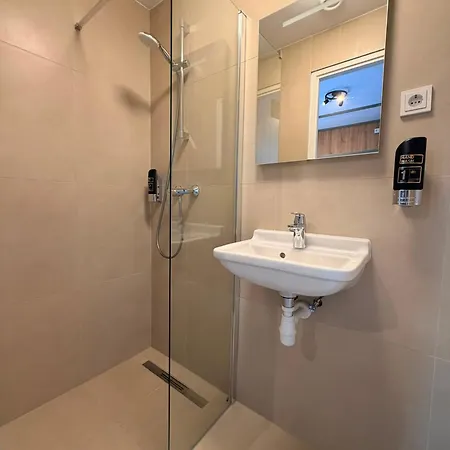 Continental Hotel 2*