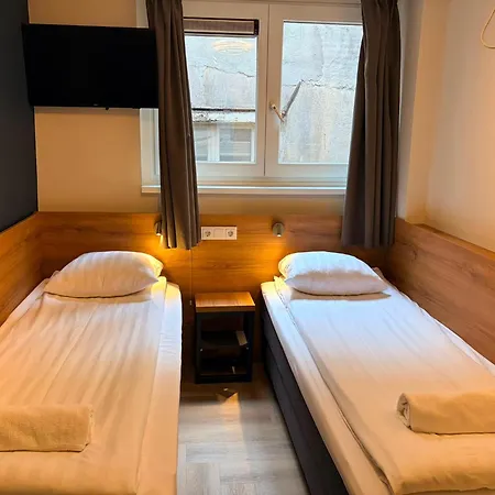 Continental Hotel 2*