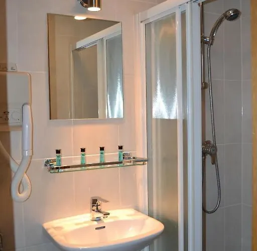 فندق Continental *